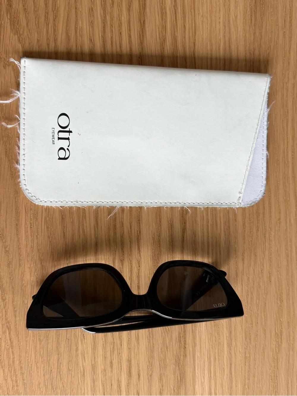 Otra Black Cat-Eye Sunglasses for Women